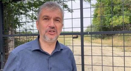 Kiszúrták Hadházy Ákos kerekeit Hatvanpusztán, de ez sem állítja meg
