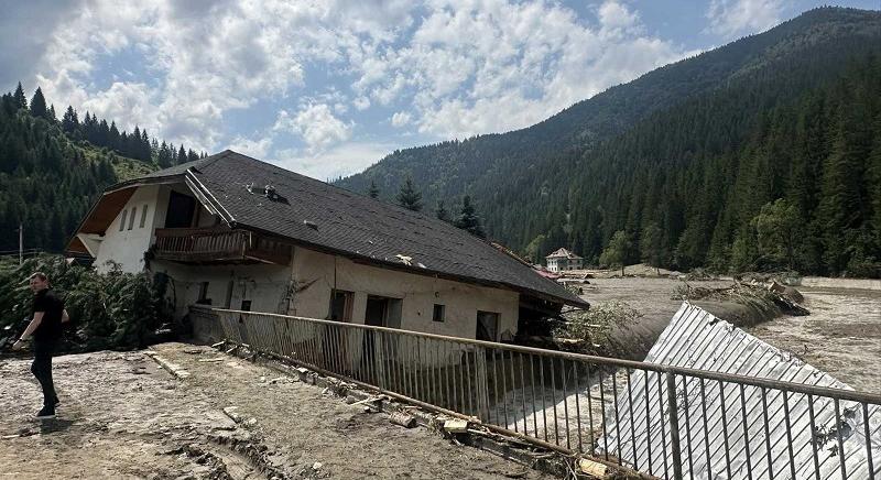 Élelmet, vizet, üzemanyagot, konténereket kérnek az árvízkárosultaknak az állami tartalékokból