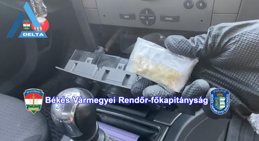Jogsi nélkül, betépve – lebuktak a hétvége drogos sofőrjei Békésben