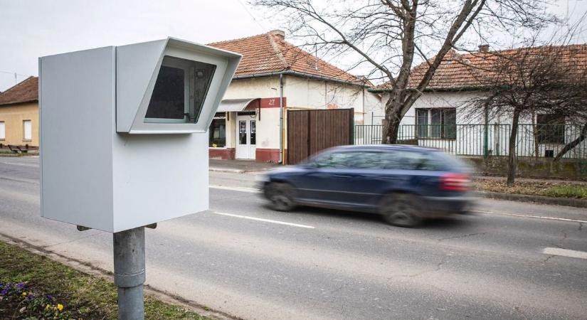 Térképen a fix traffipaxok, hogy nehezebben fuss bele egy drága fényképbe