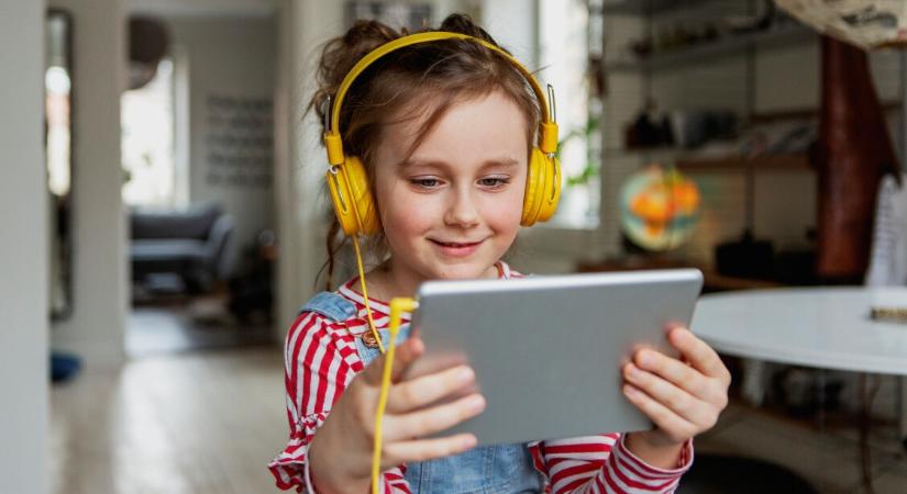 Betiltják 16 év alatt a YouTube-ot ebben az országban