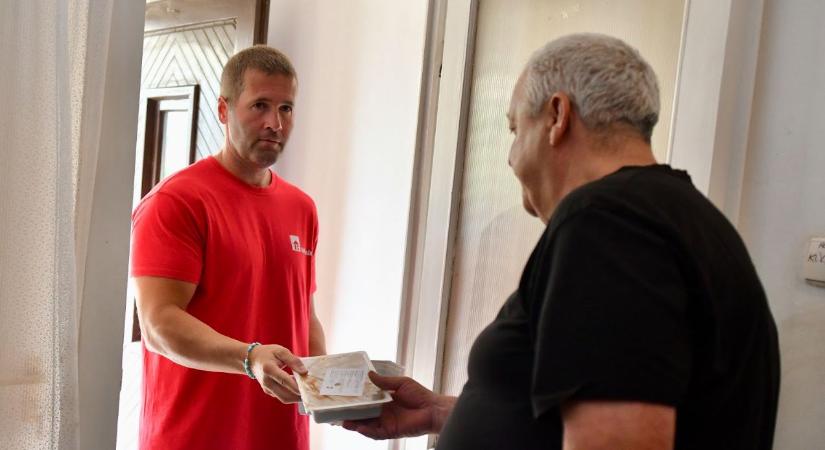 A debreceni rászorulók étkeztetéséről