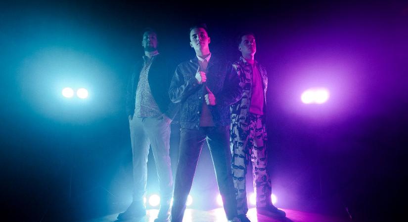 PREMIER: Vadulós, miközben lírai – itt a Kingfishers zenekar Szórakozni című újdonsága! (VIDEÓ)
