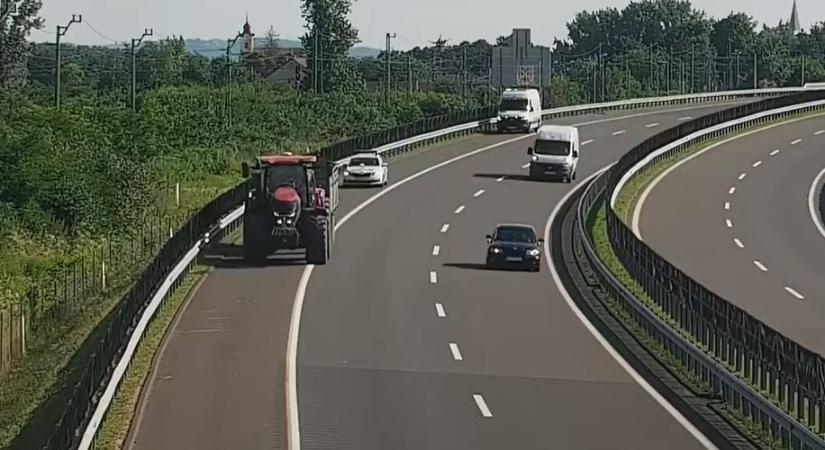 Traktorral vágott neki az autópályának, rendőri felvezetéssel kísérték le – videó