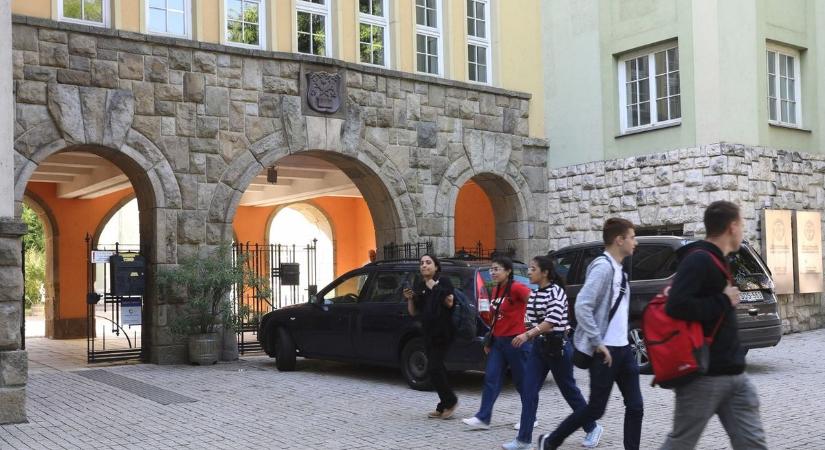 Pécsi egyetemisták kutattak, és mi csak kapkodjuk a fejünket: ilyen témákkal taroltak