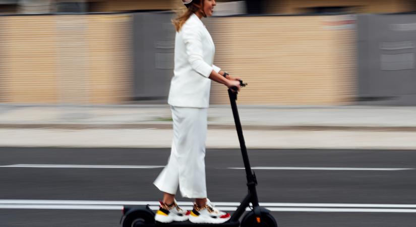 Elektromos rollerrel a városban – kinek, mire, hogyan?