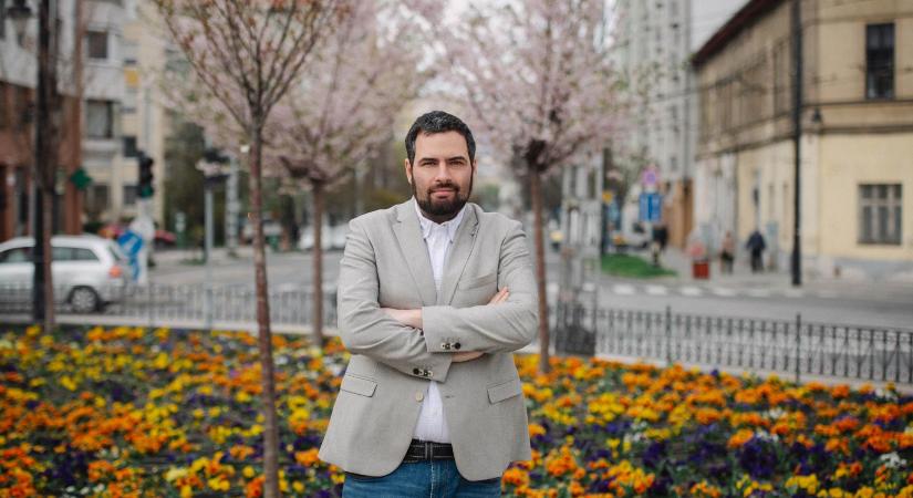 Jámbor András közös kiállásra hívja a budapestieket a Nemzeti Nyomozó Iroda Labanc utcai központja elé