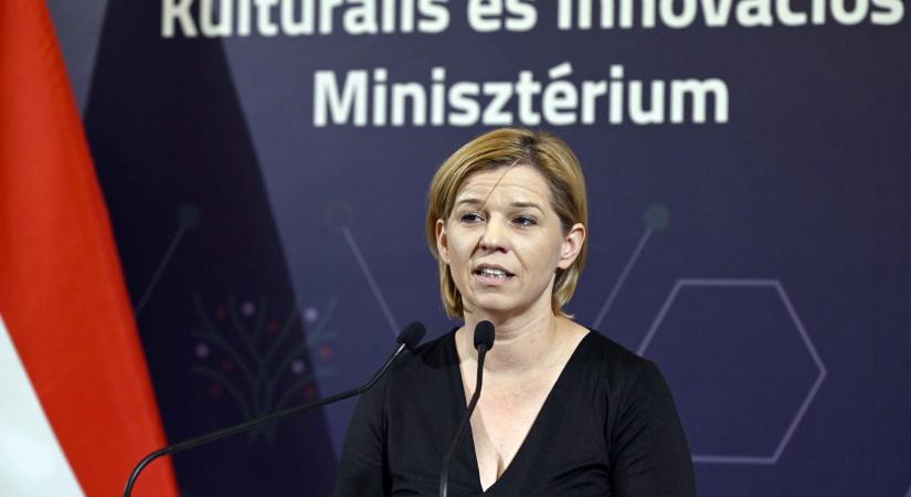 Varga-Bajusz Veronika közölte, a kormány jelentős összeggel támogatja a Felsőoktatási Mentorprogramot