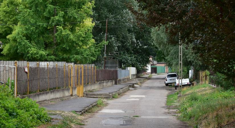 Egyre csak nő a szolnoki tömegbunyó gyanúsítottjainak száma, három ember letartóztatását kezdeményezték