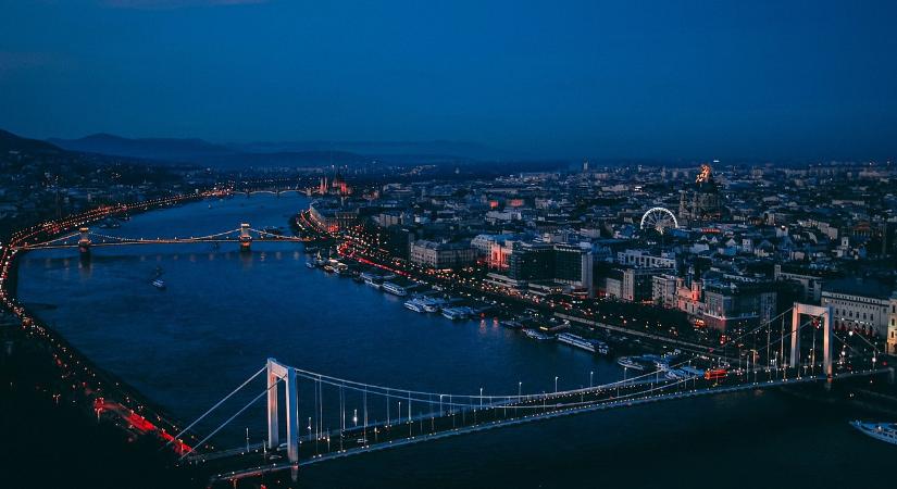 Drasztikusan emelkedik a Duna Budapestnél, erre számíthatnak a fővárosban élők