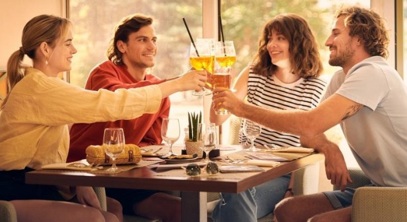 Július 30-a a barátság világnapja: ennek jegyében tett nagy bejelentést a Danubius Hotels!