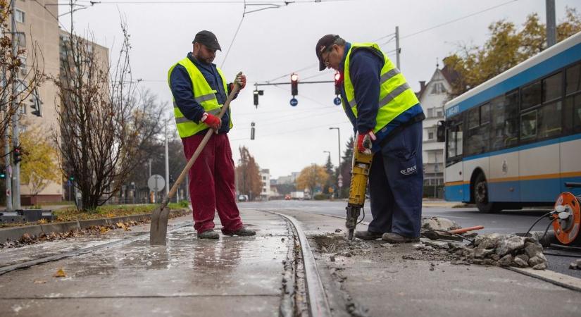 Továbbra sem állnak meg a buszok ennél az utcánál Debrecenben