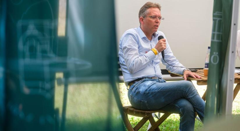 Hankó Balázs: több ezermilliárd forintnyi adó marad a családoknál