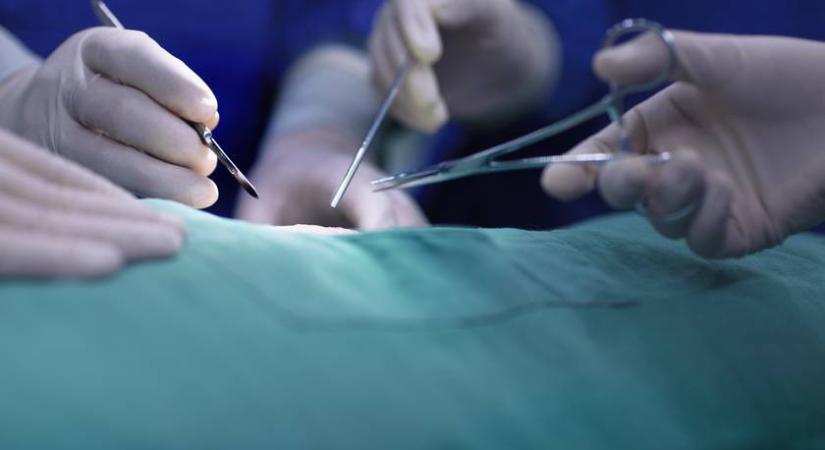 Épp műtétet végeztek egy kamcsatkai klinikán, amikor megérkezett a brutális földrengés: videón a drámai pillanatok
