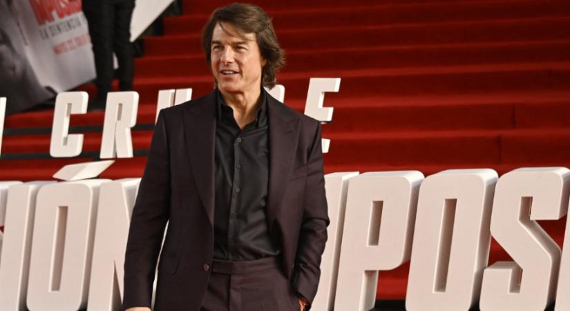 Kézen fogva kapták lencsevégre Tom Cruise-t és Ana de Armast