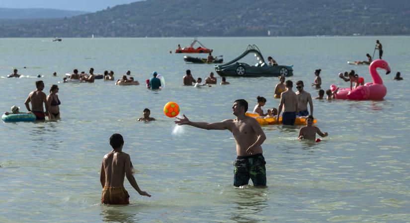 Fényvédővel indult a nyár a magyarországi turizmusban