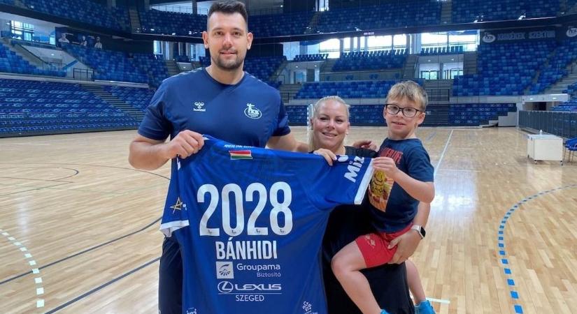 Jótékony célra ajánlotta fel különleges mezét Bánhidi Bence
