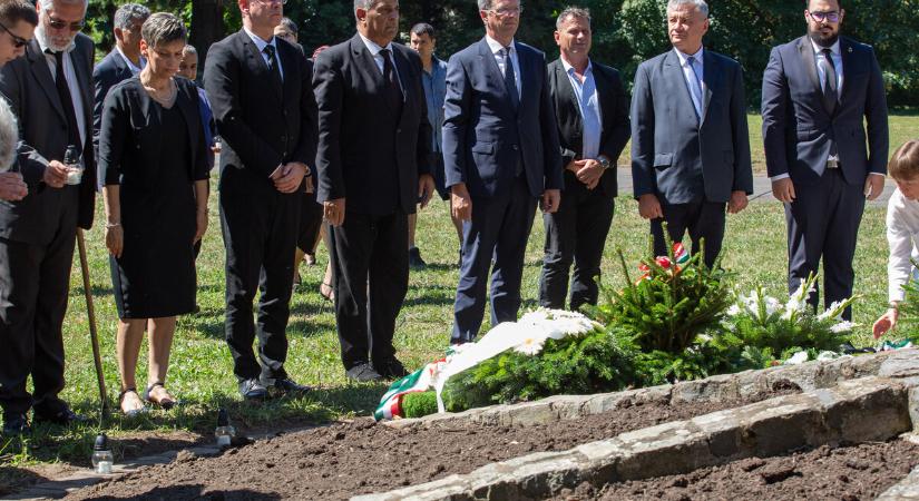 A roma holokauszt áldozataira emlékeztek