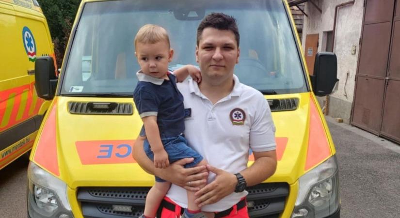 Bajtársiasságból állnak a munka közben elhunyt férfi családja mellé a mosonmagyaróvári mentők