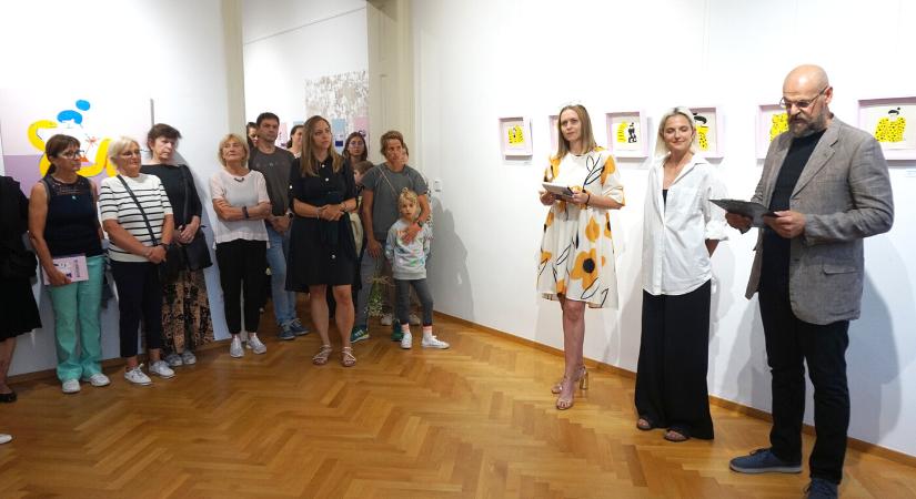 „A fő témám a nő és annak ereje” – Žužu Gálová kiállítása a komáromi Platz Galériában