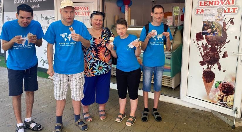 Félmillió forintos segítség az autista védőotthonnak