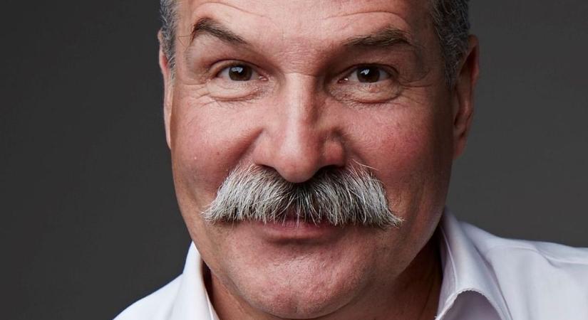 Berecz András mesemondó előadást tart Csapodon