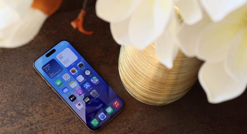 Rikító új színben jöhet az iPhone 17 Pro