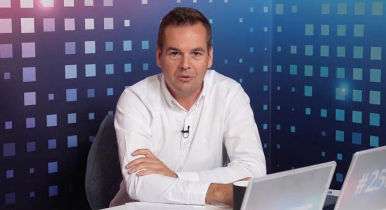 Németh Balázs élő adásban káromkodott, majd az AI-ra fogta