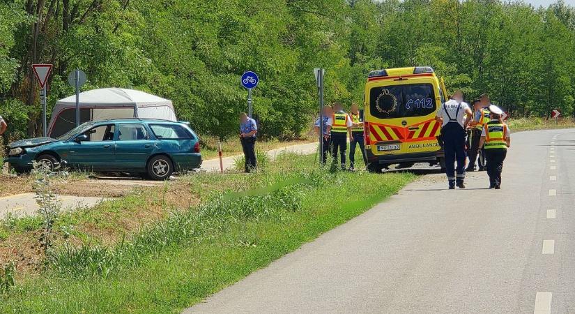 Halálos közúti baleset történt, egyelőre rejtélyes okból - vizsgálják a rendőrök a körülményeket