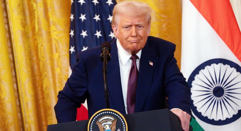 Trump durva vámokat vetett ki egy nagyhatalomra, és ezzel Oroszországnak is üzent