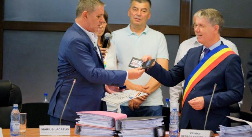 Átadták Brassó díszpolgári címét Marius Lăcătușnak