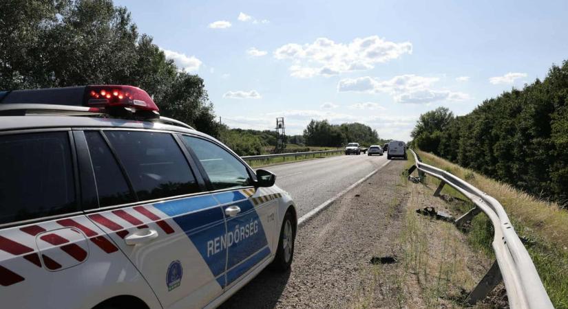 Belefutottunk! Baleset lett az előzés vége