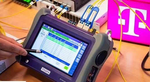 Technológiai mérföldkő: a Telekom és a BME sikeres tesztje az 50 Gbps adatátvitelre