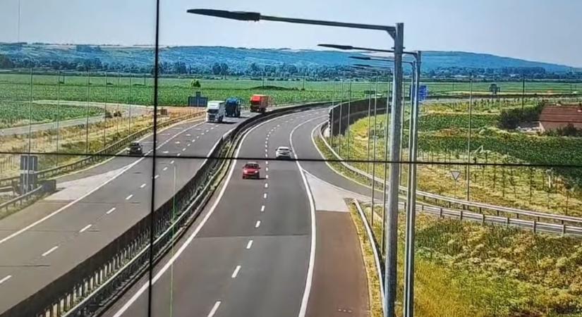 Most érkezett: hatalmas a káosz az M3-ason