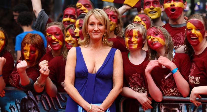 Mit csinál ma a 60 éves J.K. Rowling? Így él a lány, aki az egész világot elvarázsolta