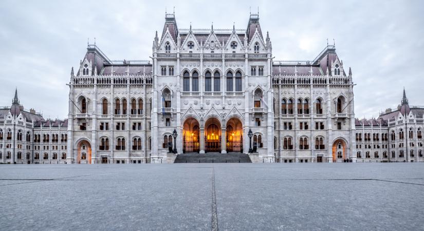 Újra meghosszabbítaná a kormány a válsághelyzetet