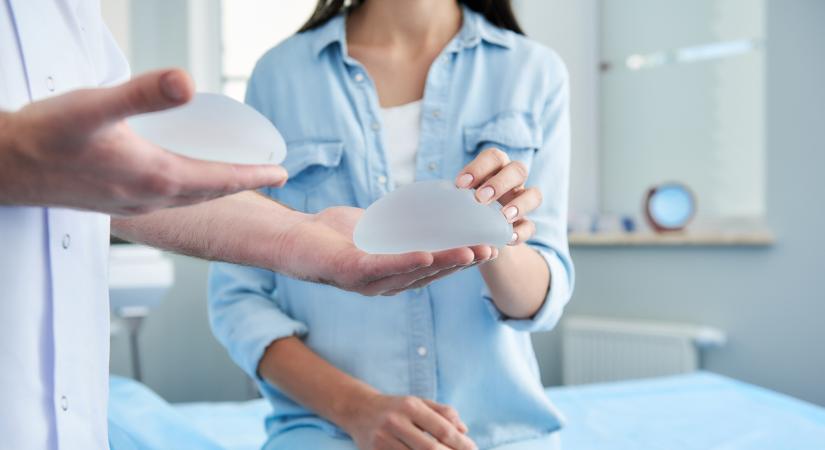 A mellnagyobbítás két típusa: nem csak szilikonnal történhet – Így zajlik a műtét