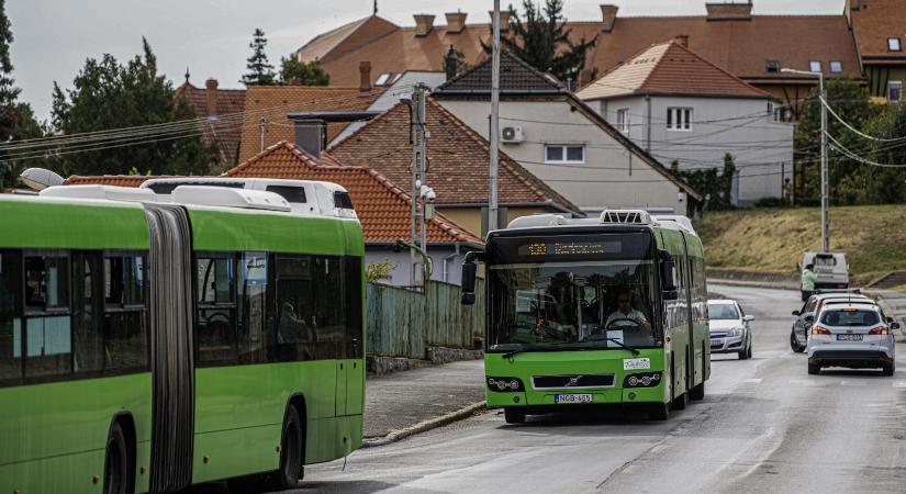 Új sztrájkra készülnek a pécsi buszsofőrök, csak az egyik érvük, hogy ha a kiugró képviselői fizetésemelésre futotta, akkor az övékre miért nem