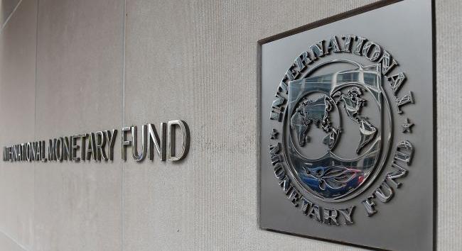 Számottevően rontotta az orosz gazdaságra vonatkozó előrejelzését az IMF