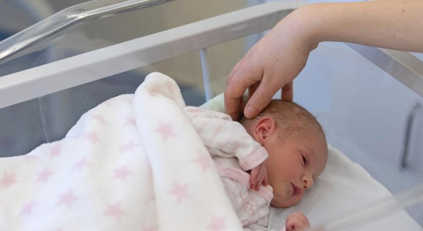 A nyár elején is 6 ezer alatt maradt a születések száma