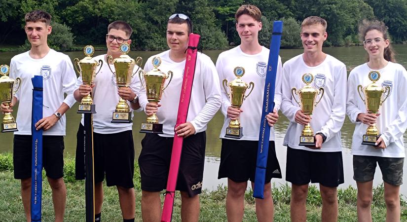 Esztergomban táboroztak az ország legjobb fiatal horgászai