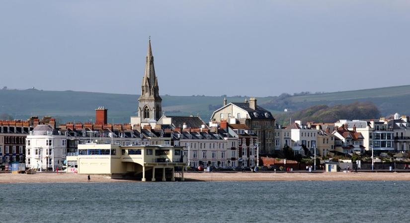 Weymouth titka: miért kap ez a város naponta négyszer dagályt?