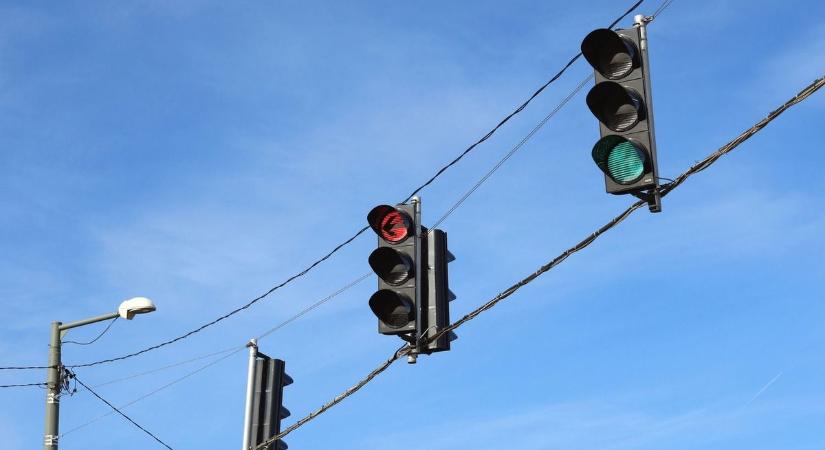 Kritikus csomópont maradt lámpa nélkül Pécsen