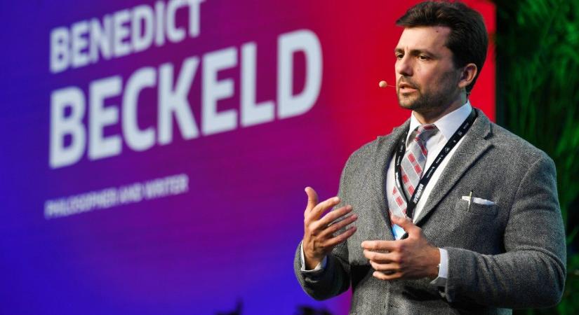 Amit Orbán csinál, az csodálatos – Benedict Beckeld a nyugati öngyűlöletről a Mandinernek
