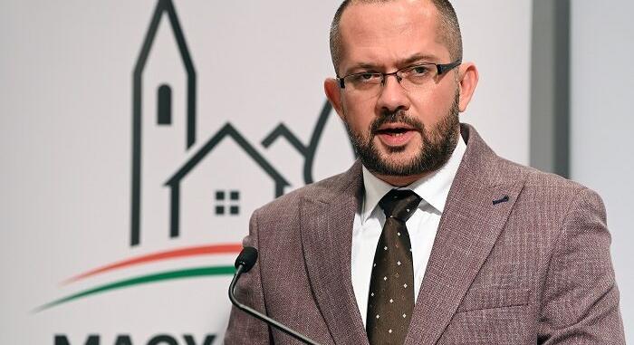 Gyopáros Alpár: Ötmilliárd forintból 262 falusi templom újulhat meg (VIDEÓ)