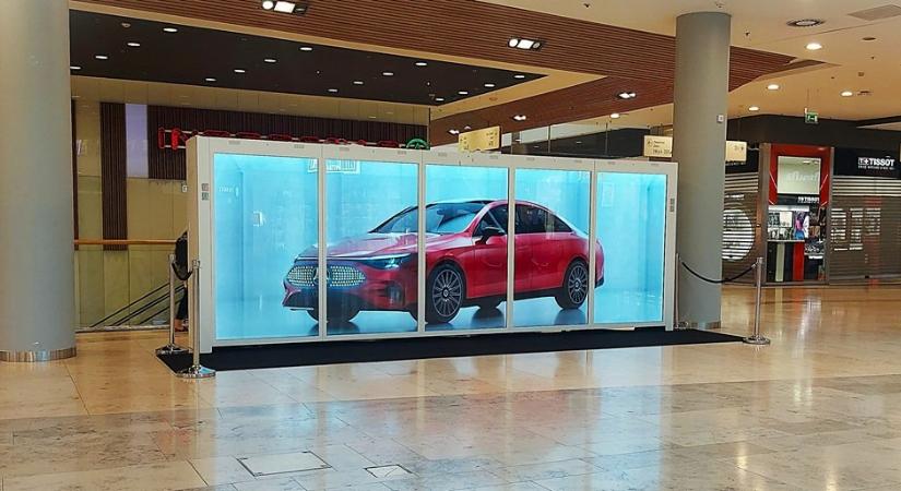 Egy Mercedes modellel debütál a HOLOBOX