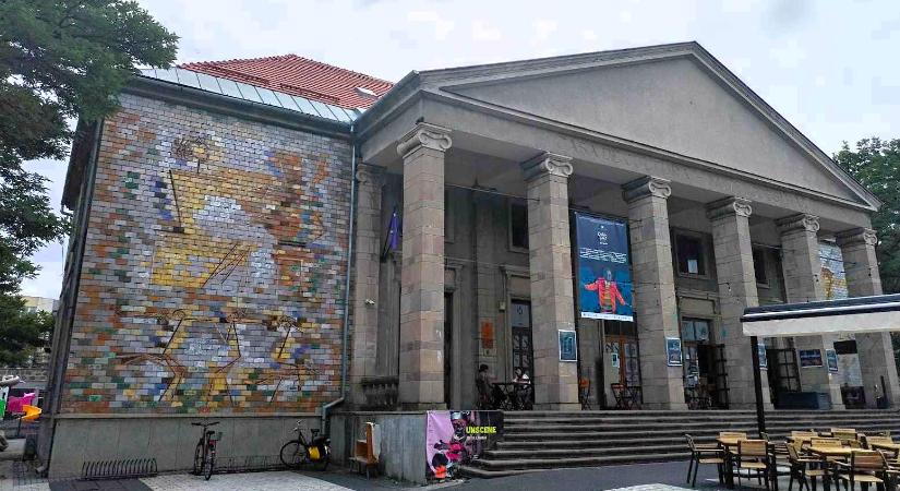 Városnapok után építkezés – hamarosan kezdődik a csíkszeredai Városi Művelődési Ház felújítása