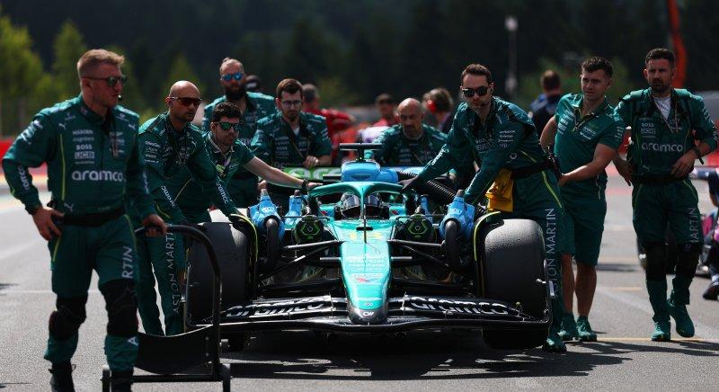 A vártnál is nagyobb összegért adta el részesedését az F1-es csapatból az Aston Martin
