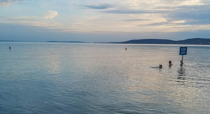 Másodjára is elhalasztották a Balaton-átúszást