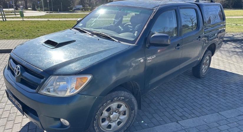 Sorra veszi meg Illés Károly cége a Szombathelyi Erdészet autóit, miközben ő a cég felügyelőbizottságának tagja